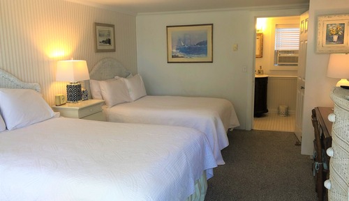 1 Queen and 1 Double Bed with Balcony