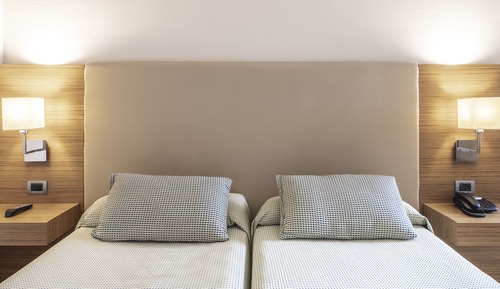Habitación doble estándar uso individual (1 adulto)