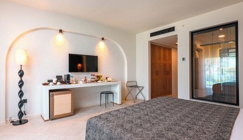 Habitación cuádruple Premium, varias camas, terraza, vistas al jardín