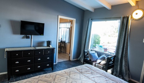 Deluxe king with full kitchen