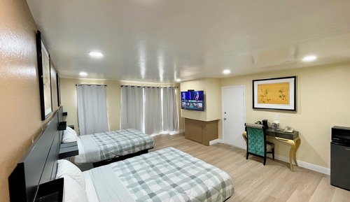 Habitación básica, 2 camas de matrimonio