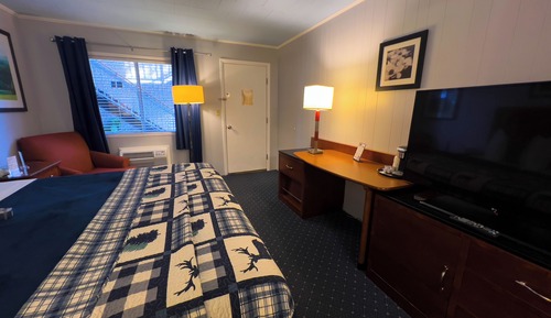 Habitación económica doble, 1 cama de matrimonio grande, no fumadores, en esquina