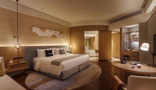Habitación Deluxe, 1 cama de matrimonio grande, balcón, vistas a la ciudad