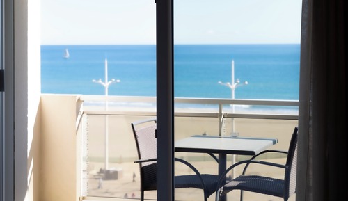 Habitación estándar con 1 cama doble o 2 individuales, vistas al mar (Loggia)