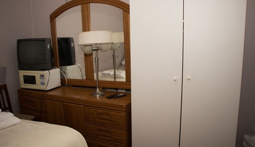 Habitación superior, 1 cama de matrimonio, baño compartido