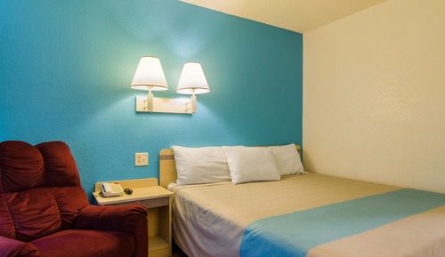 Habitación estándar, 1 cama de matrimonio grande, no fumadores, frigorífico y microondas