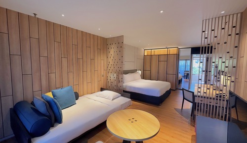 Deluxe Family Room