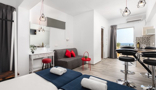 Habitación triple, vistas al mar, junto a la piscina
