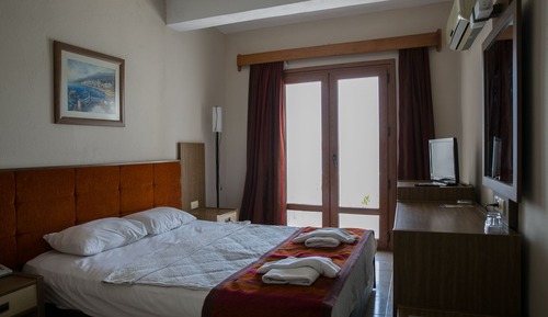 Habitación estándar con 1 cama doble o 2 individuales