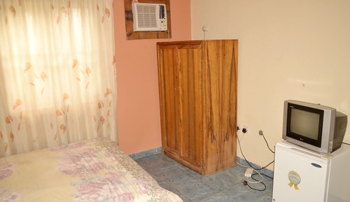 Estudio, vistas al jardín