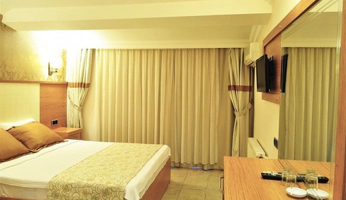 Habitación estándar con 1 cama doble o 2 individuales