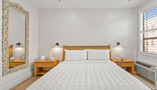 Estudio City (Condo, Tropical Urban Chic Studio)