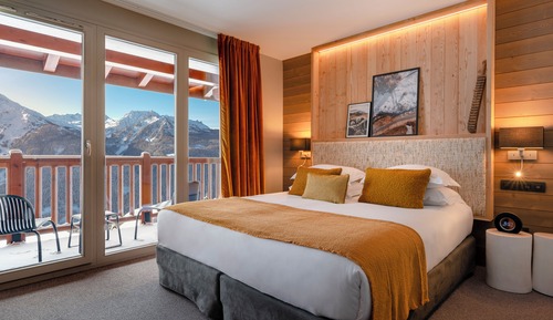 Suite tradicional, 1 cama de matrimonio grande con sofá cama, balcón, vistas a la montaña