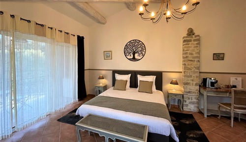Habitación superior con 1 cama doble o 2 individuales