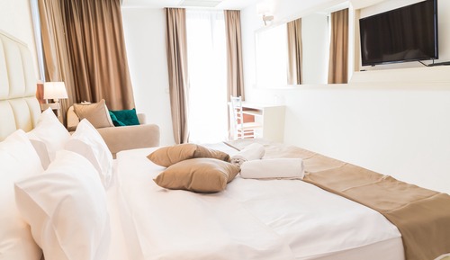 Habitación familiar, 1 cama de matrimonio grande, junto a la montaña