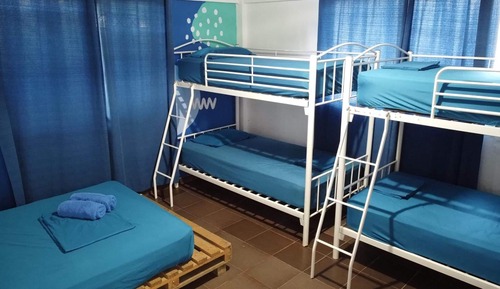 Dormitorio compartido económico, dormitorio mixto