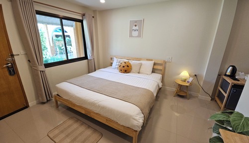 Estudio estándar, 1 cama de matrimonio grande, patio, vistas al jardín