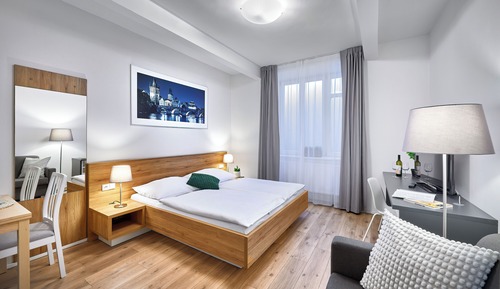 Suite básica, 1 cama de matrimonio grande, cocina, planta baja
