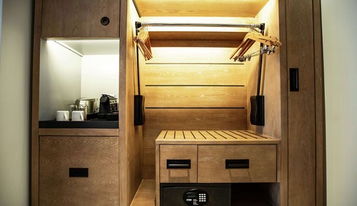 Habitación, 1 cama de matrimonio grande, terraza (Mobility & Hearing, Roll-in Shower)