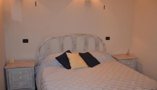 Habitación triple Confort, baño privado (Lavanda)