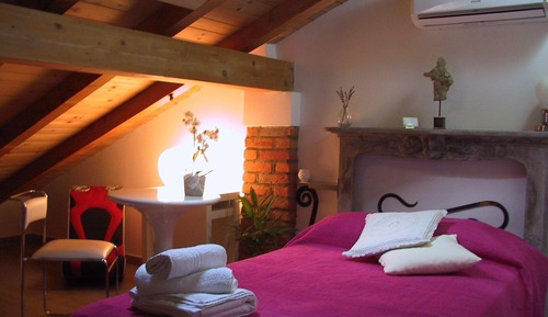 Habitación Confort con 1 cama doble o 2 individuales, baño privado (Salvia)