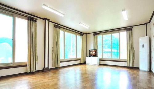 Room (Zelkova)