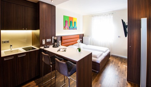 Estudio, 1 cama de matrimonio grande