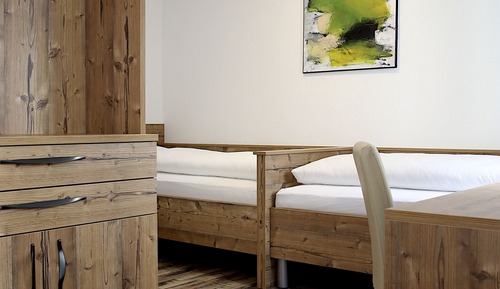 Habitación estándar con 2 camas individuales, 2 camas individuales, baño privado, planta baja