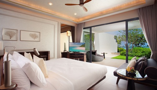 Beachfront Club Garden Pool Suite