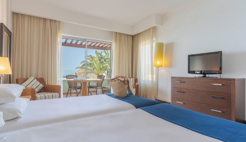 Estudio, vistas al mar