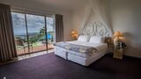 Deluxe Spa Room
