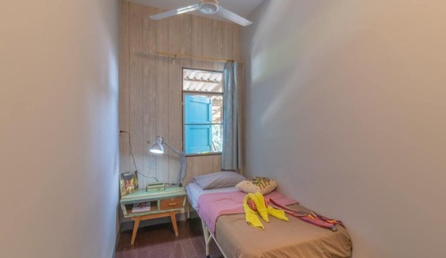Habitación individual, baño compartido