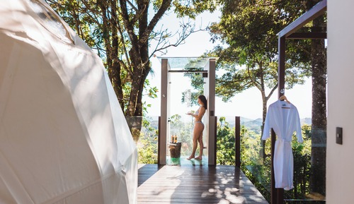 Honeymoon Tent, Hot Tub