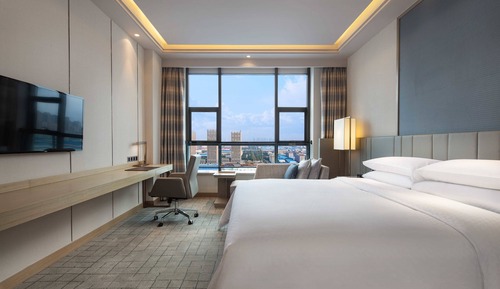 Habitación, 1 cama de matrimonio grande, vistas a la ciudad