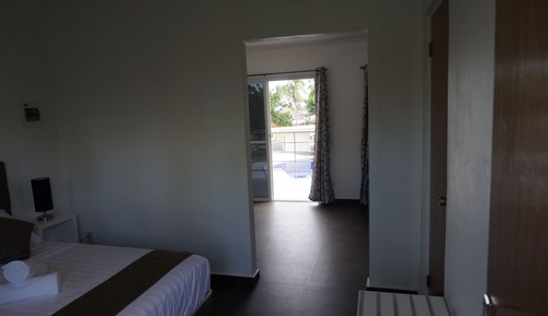 Queen Suite with Pool View