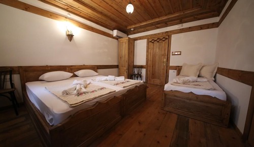 Habitación triple familiar, varias camas
