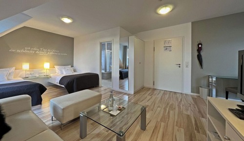 Junior-Studiosuite mit Balkon und Seeblick