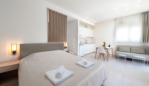 Suite estudio Deluxe, vistas parciales al mar
