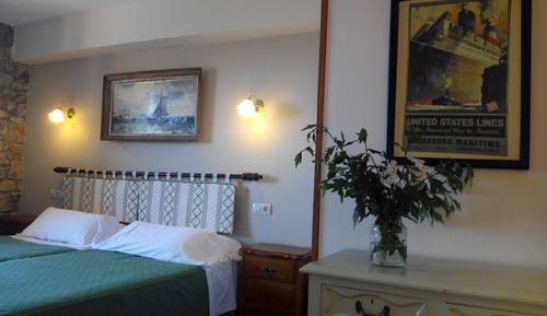 Habitación doble, vistas al valle (Double Bed + 2 Rollaway Bed)
