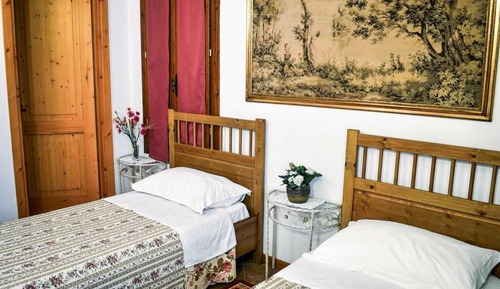 Habitación con 2 camas individuales