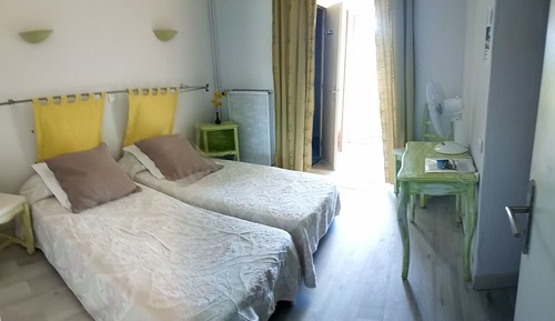 Habitación estándar con 2 camas individuales
