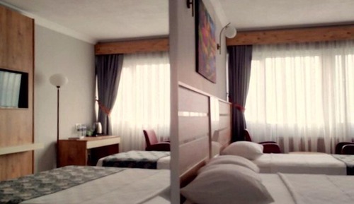 Habitación estándar con 1 cama doble o 2 individuales