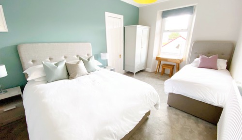 Habitación familiar (2 Adults + 2 Children)