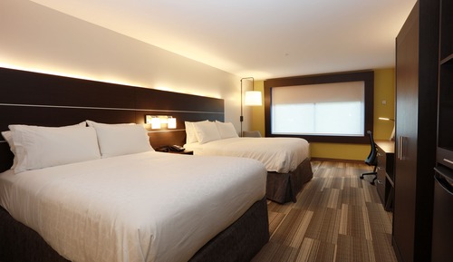 Habitación estándar, 2 camas de matrimonio (Mobil, Comm, Roll Shwr)