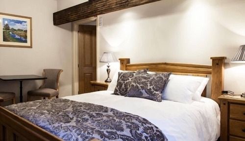 Habitación doble, 1 cama de matrimonio grande, baño privado