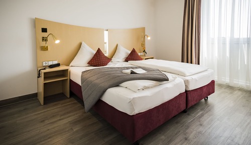 Habitación estándar con 1 cama doble o 2 individuales