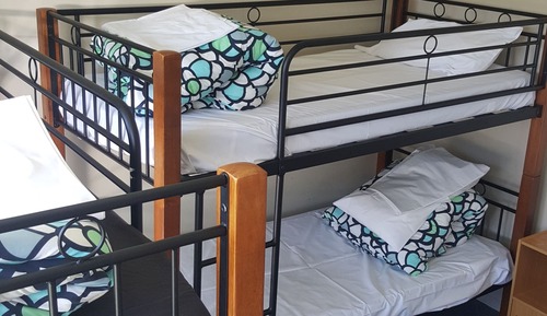 Dormitorio compartido, dormitorio mixto