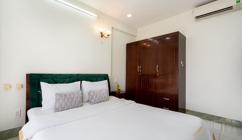 Apartamento básico, 2 camas de matrimonio, vistas al jardín