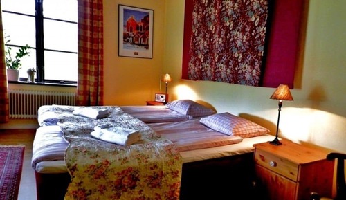 Habitación con 2 camas individuales, baño compartido (B&B)
