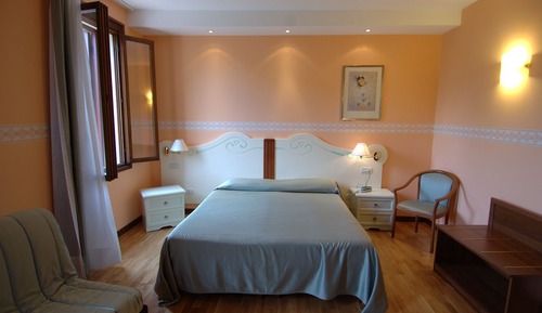 Habitación con 1 cama doble o 2 individuales